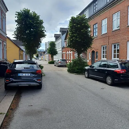 Comfortable For 7 Free Parking Hjørring